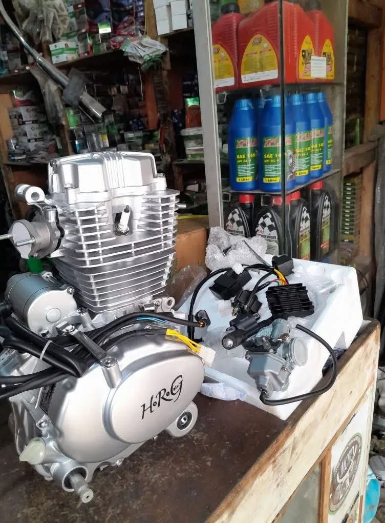 Moteur CG200 disponible avec moi